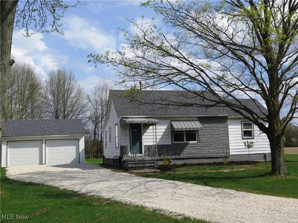 15413 Chamberlain Rd, Grafton, OH 44044