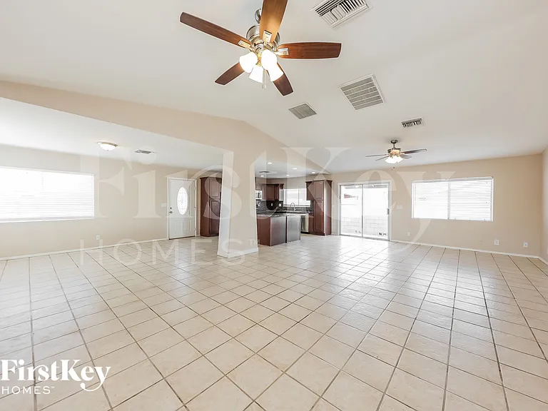 11740 N 80th Dr — Photo 3