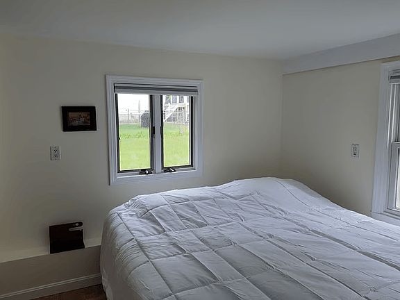 5th image of 37 Locust St APT B