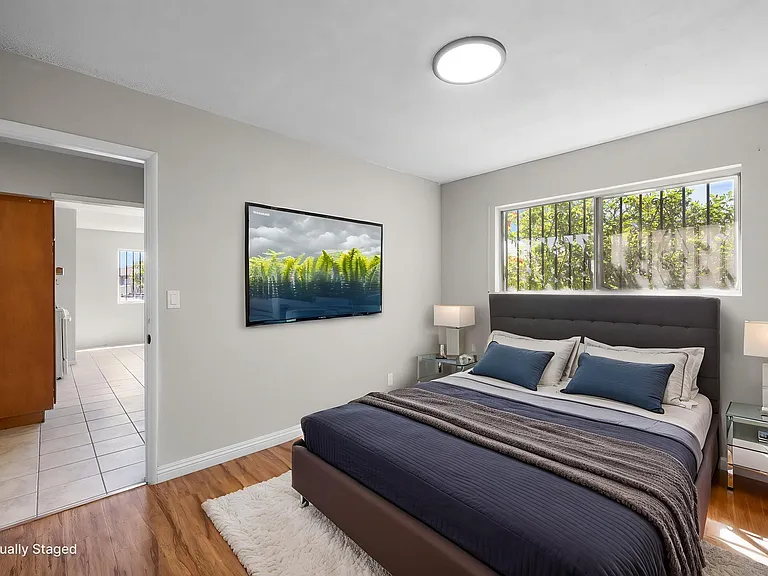 207 E Flora St #207 — Photo 27