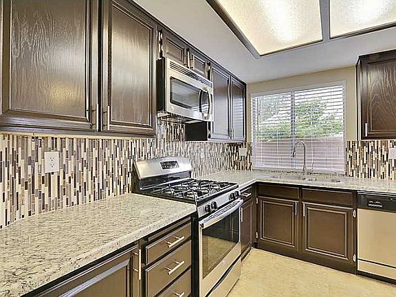 4th image of 4412 Vincente Ln
