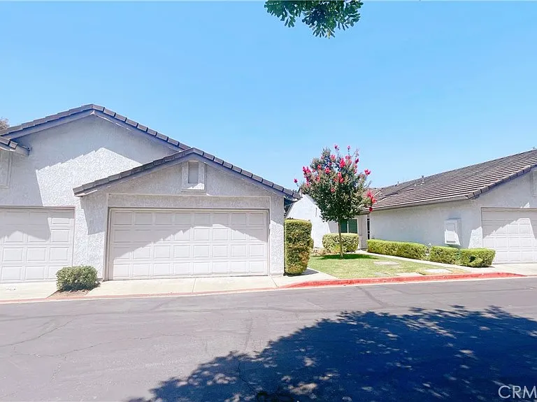 2470 Saratoga Ln — Photo 31
