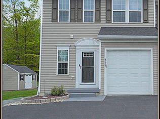 4237 Arthur Ct, Hamburg, NY 14075