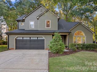 135 S Haven Dr, Mooresville, NC 28117
