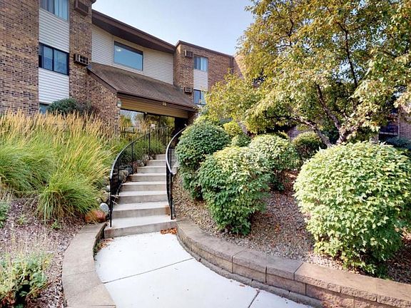 2nd image of 35 Nathan Ln N APT 226