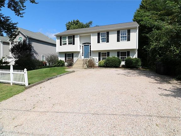 2nd image of 22 Fairway Dr