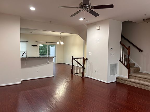 5th image of 8071 Locust Mill St