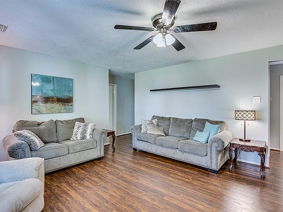 5th image of 4807 Meadowglen Dr