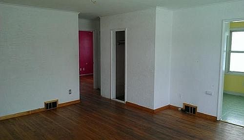 3rd image of 2415 Kilburn Ave