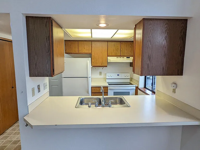 2320 Valencia St — Photo 7