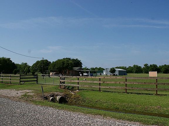 VIEW FROM THE OTHER SIDE OF THE PROPERTY.