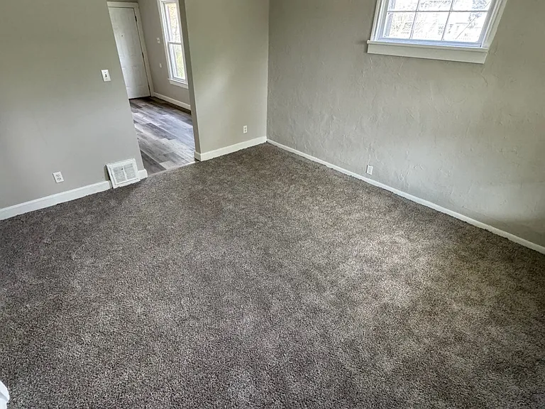 5911 Lansing Ave — Photo 3