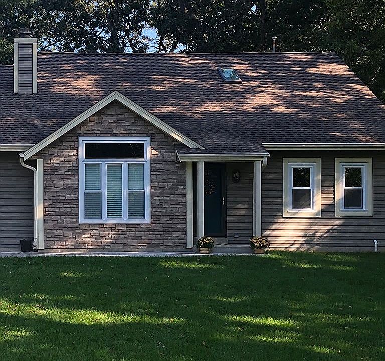 2nd image of 26838 Lakeview Dr