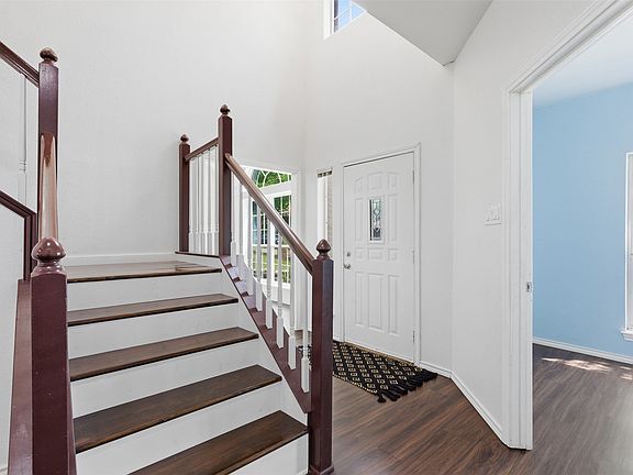 2nd image of 1913 W Arbor Rose Dr
