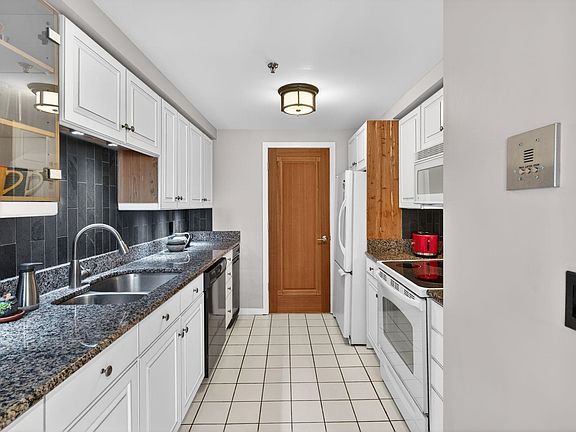 5th image of 12 Mountain Laurels Drive #204