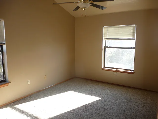2802 NE 9th St #A6 — Photo 11