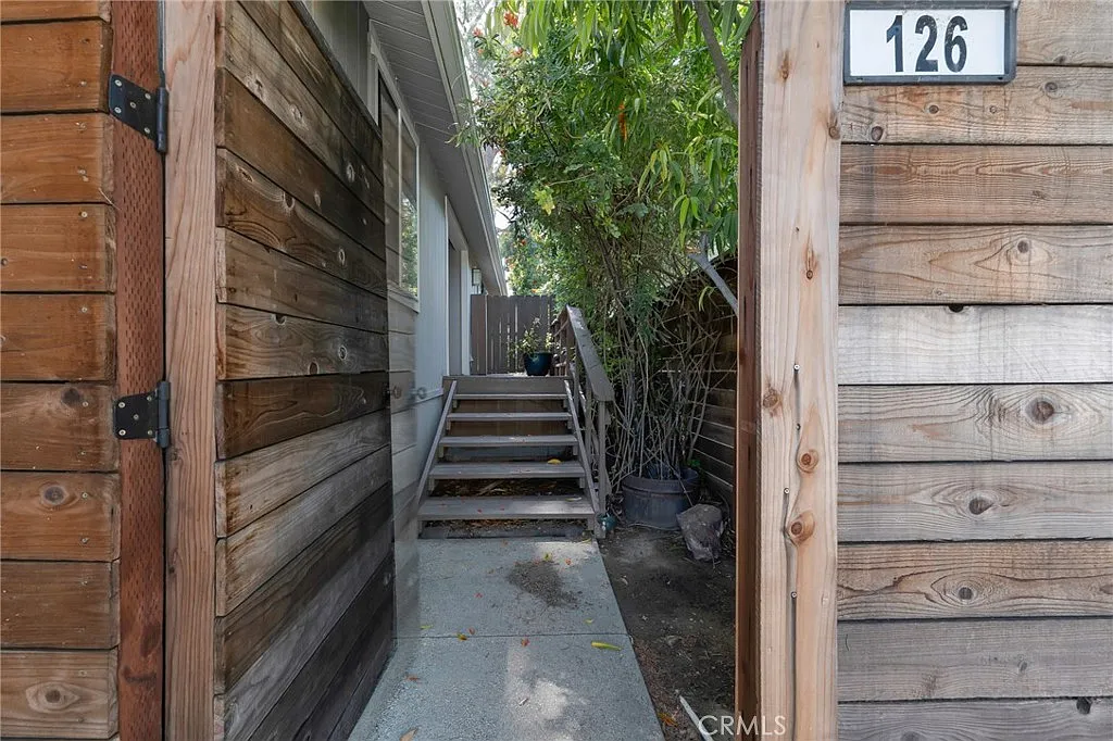 3 bed, 1632 sqft, $4,950 — Photo 3
