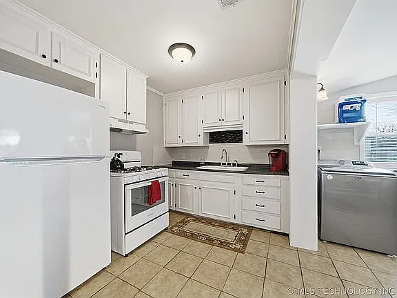 3714 E 2nd Pl — Photo 14