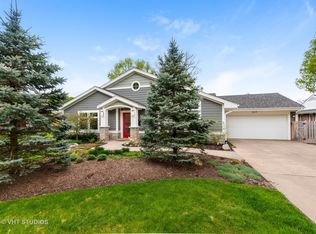 427 S 10th St, St Charles, IL 60174