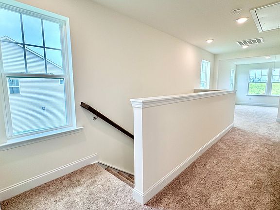 4th image of 308 Winding Creek Dr