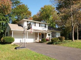 566 Gordon Dr, Yardley, PA 19067