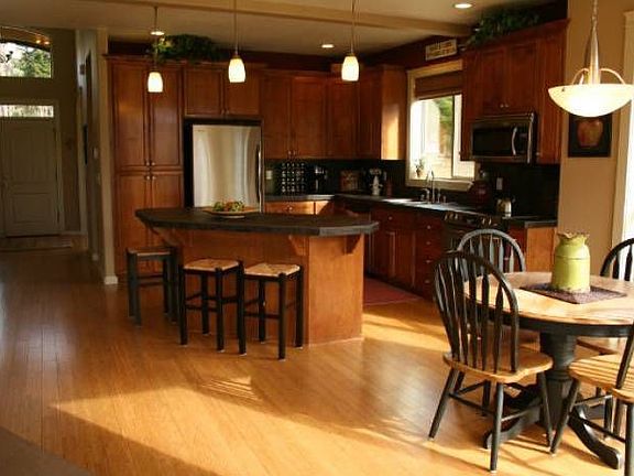 Kitchen/Nook open to Grea