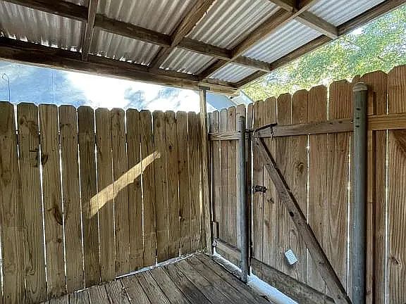 4th image of 129 Mead Ct