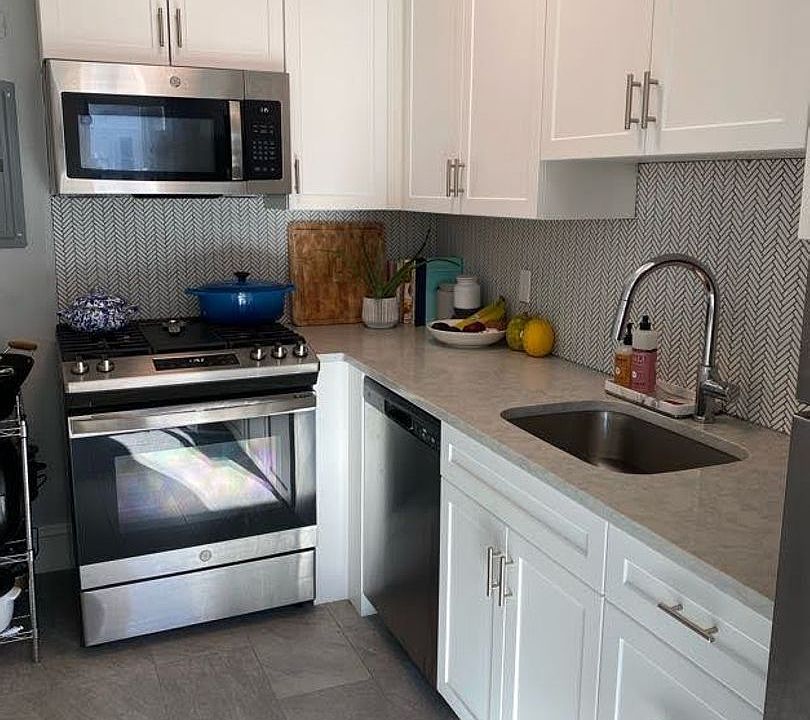 1st image of 233 Lafayette St #15