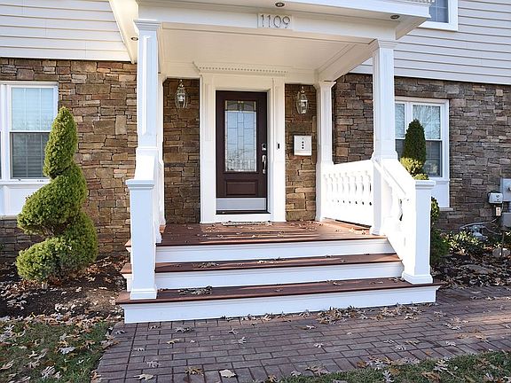 2nd image of 1109 Outlett Mills Ct