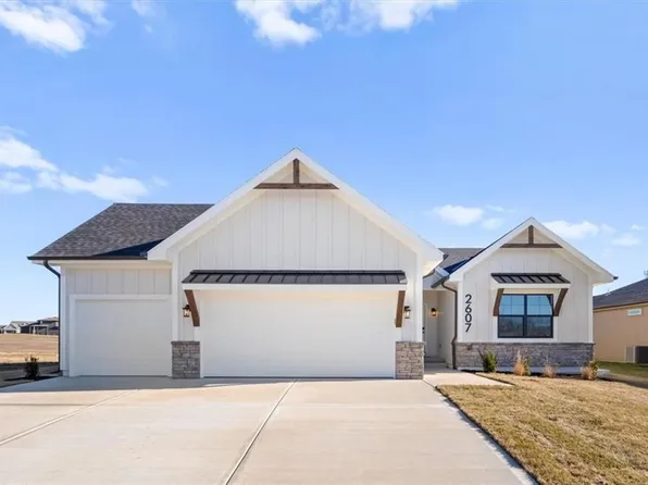 2607 SW Firefly Ln, Lees Summit, MO 64082