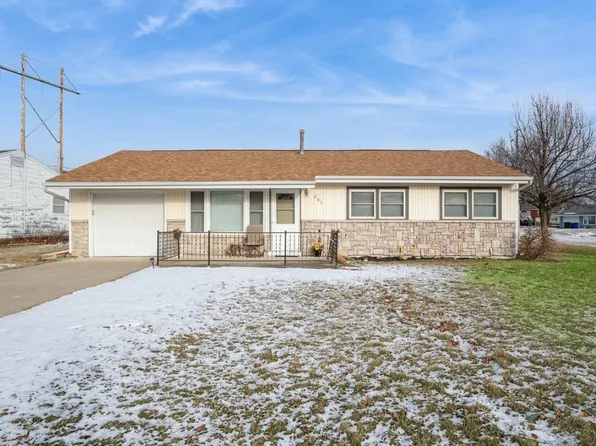 293 Jacolyn Dr NW, Cedar Rapids, IA 52405