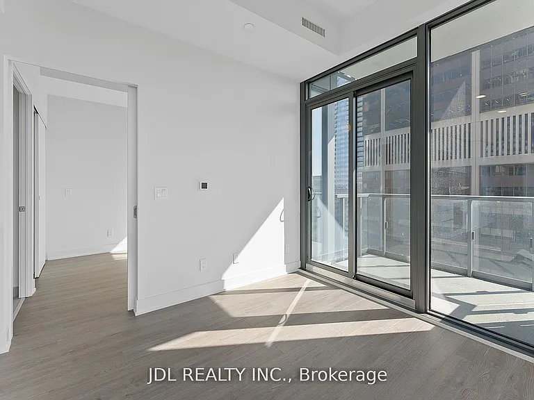 8 Cumberland St #2103 — Photo 12