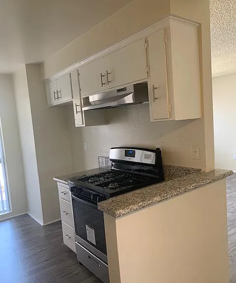 Covina Palms Apartments — Photo 28