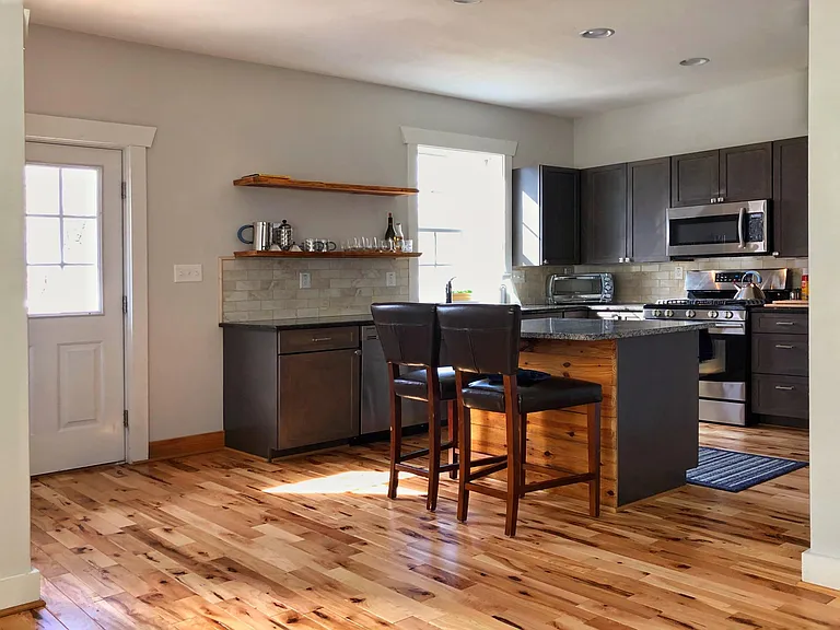 143 State St — Photo 10