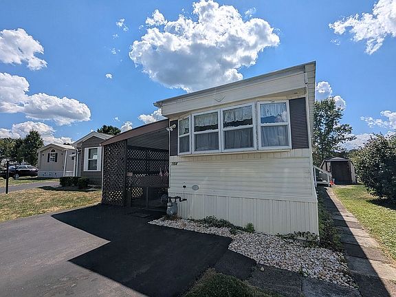 2nd image of 164 Pembrooke Dr