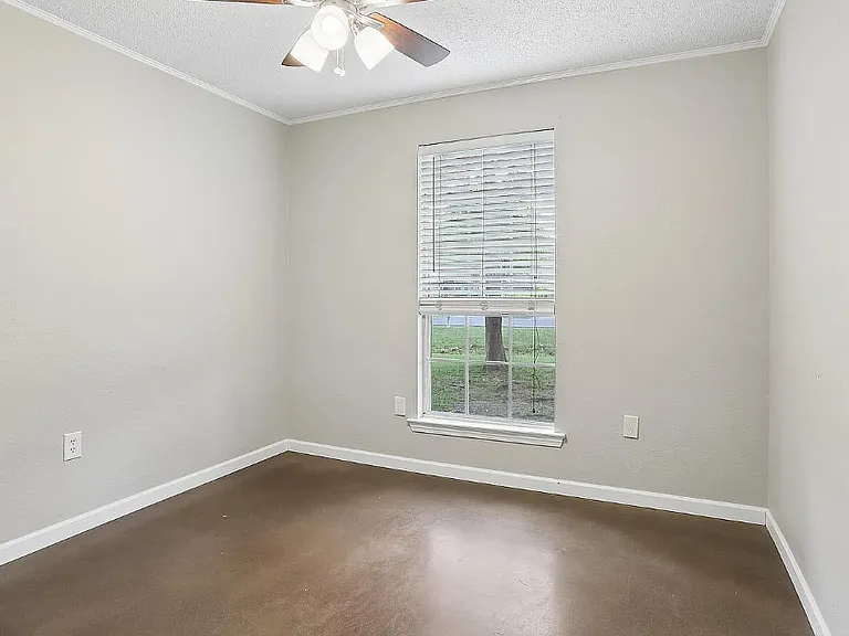 11136 Village Green Dr — Photo 7