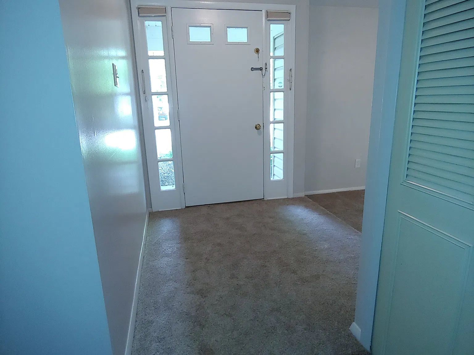 3 bed, 1595 sqft, $3,075 — Photo 2
