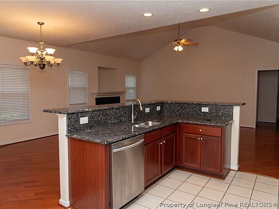 4th image of 36 Wateredge Ln