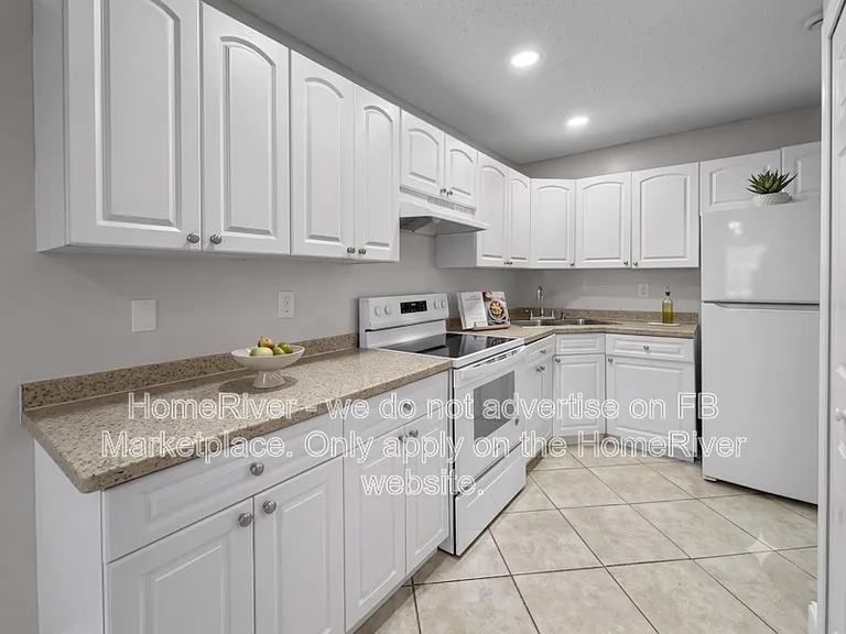 2015 Oleander Blvd #D — Photo 3