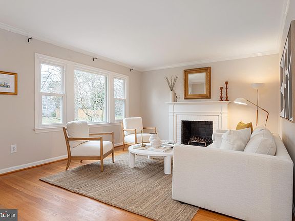 5th image of 8404 Crowley Pl