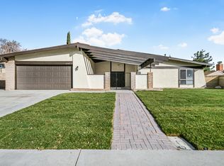 2743 W Avenue J4, Lancaster, CA