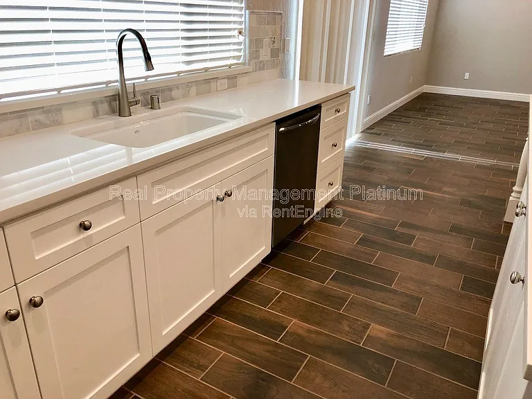 4150 Duncan Ave — Photo 11