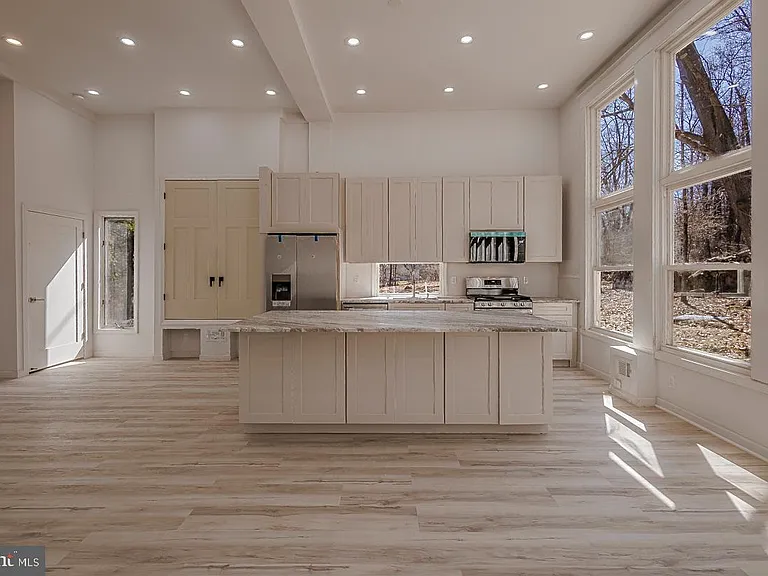 242 Hollow Rd — Photo 8
