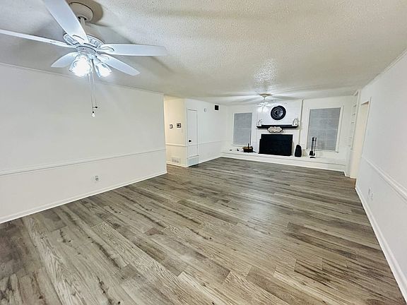 2nd image of 4060 Stillwood Dr