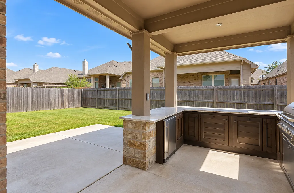 4 bed, 3421 sqft, $3,900 — Photo 3