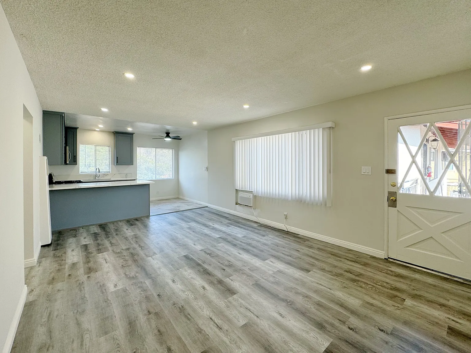 255 S Pine St — Photo 3