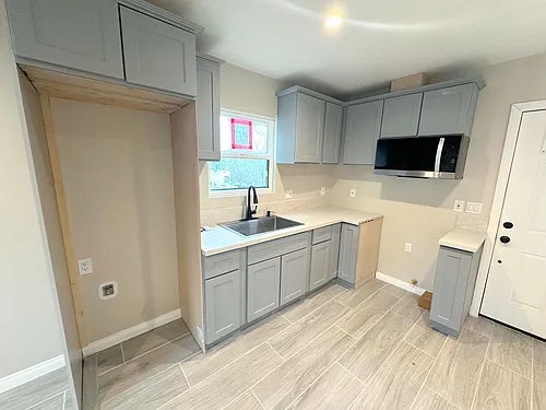 Gorgeous 1BD/1BA all appliances included. Move in ready!! Photo 1