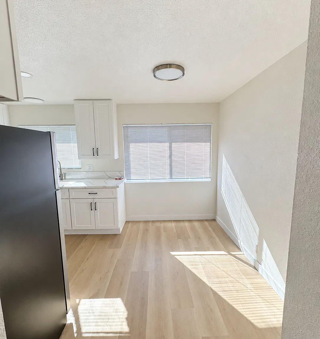 2 bed, 975 sqft, $2,450 — Photo 4