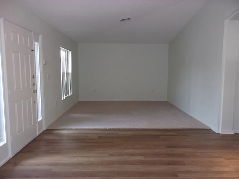 14237 Spring Hill Dr — Photo 7