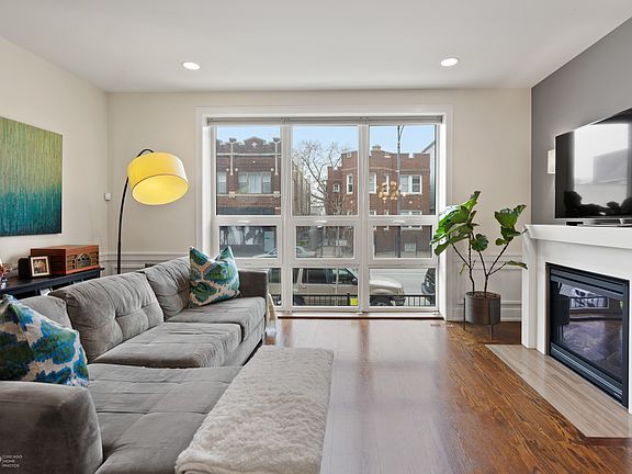2nd image of 3013 N California Ave APT 1N